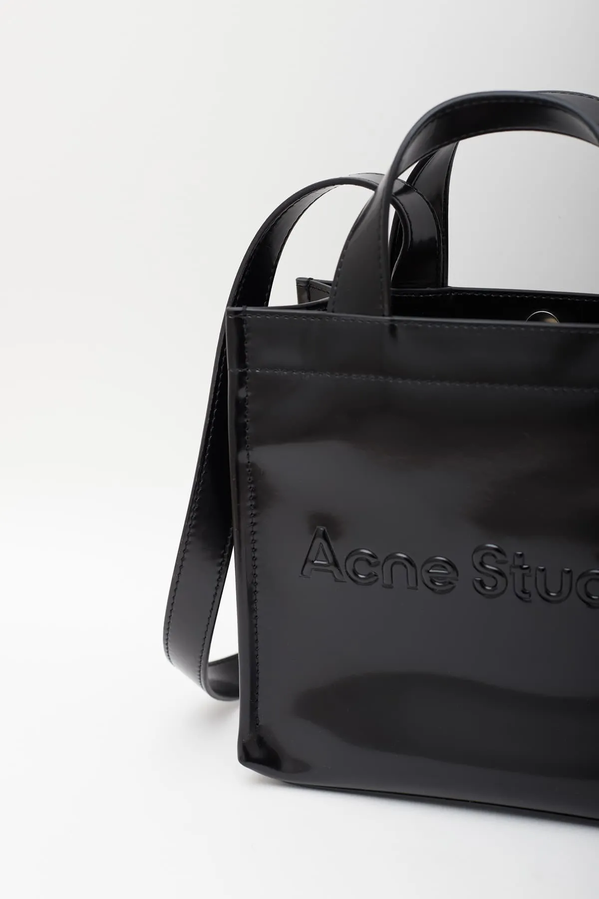 ACNE STUDIOS BLACK PATENT LOGO MINI SHOULDER TOTE BAG