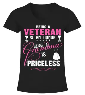 BEING A VETERAN IS AN HONOR BEING A GRANDMA IS PRICELESS T-shirt Camiseta cuello pico Mujer