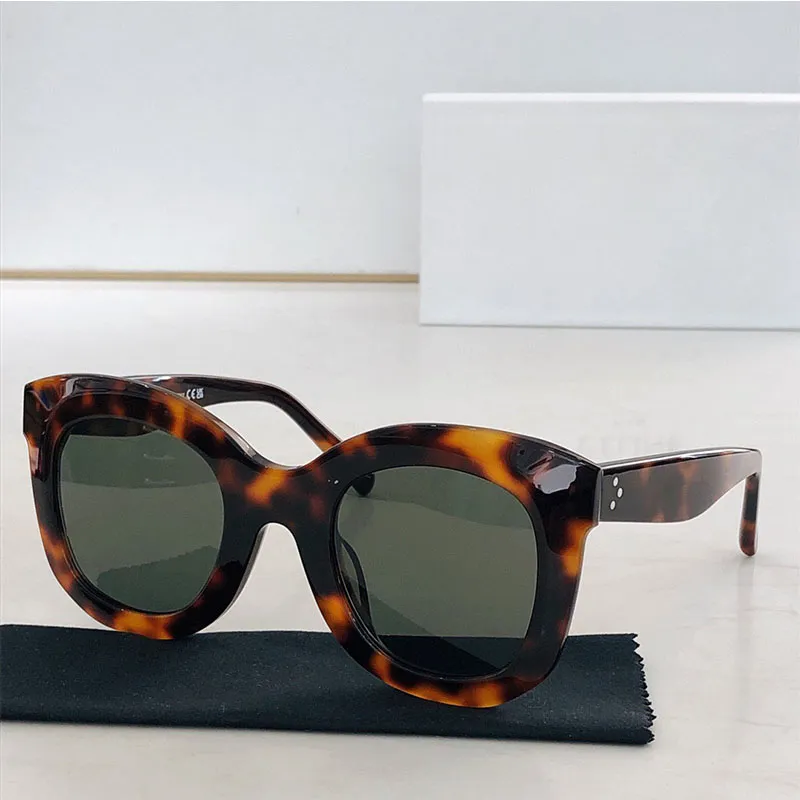 Gafas de sol de lujo frescas Diseñador para mujer Gafas senior Gafas de mujer Marco de anteojos Gafas de sol de metal vintage Ga