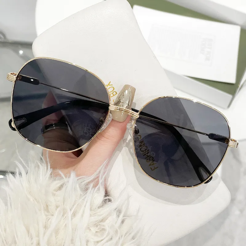 Gafas de sol de moda para mujer, gafas de sol elegantes, se venden con embalaje en caja