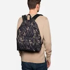 MOCHILA EASTPAK Padded Pak’r® 24 litros EK62001Q DRACUL BONE marrón calaveras y esqueletos