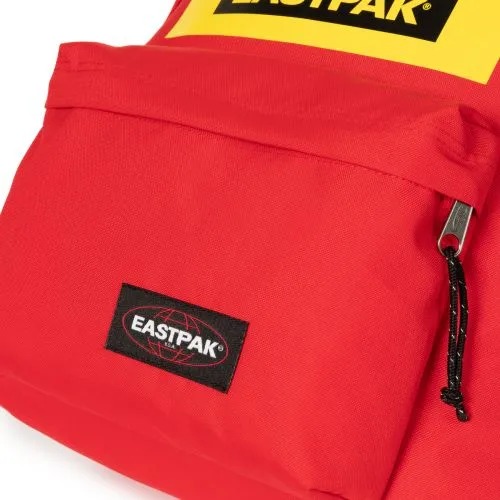 MOCHILA EASTPAK Padded Pak’r® 24 litros EK620O06 Bold SilkSailor Roja con logo y llavero extraíble