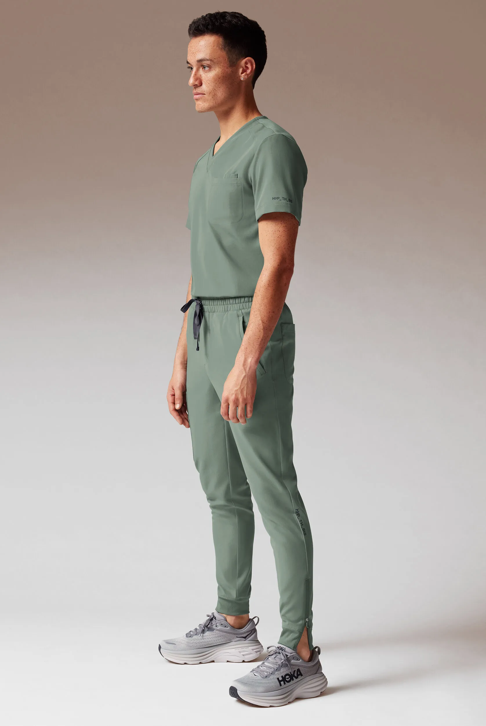 Pantalón médico Hypothesis Tactical estilo jogger con piernas delgadas y 9 bolsillos para hombre