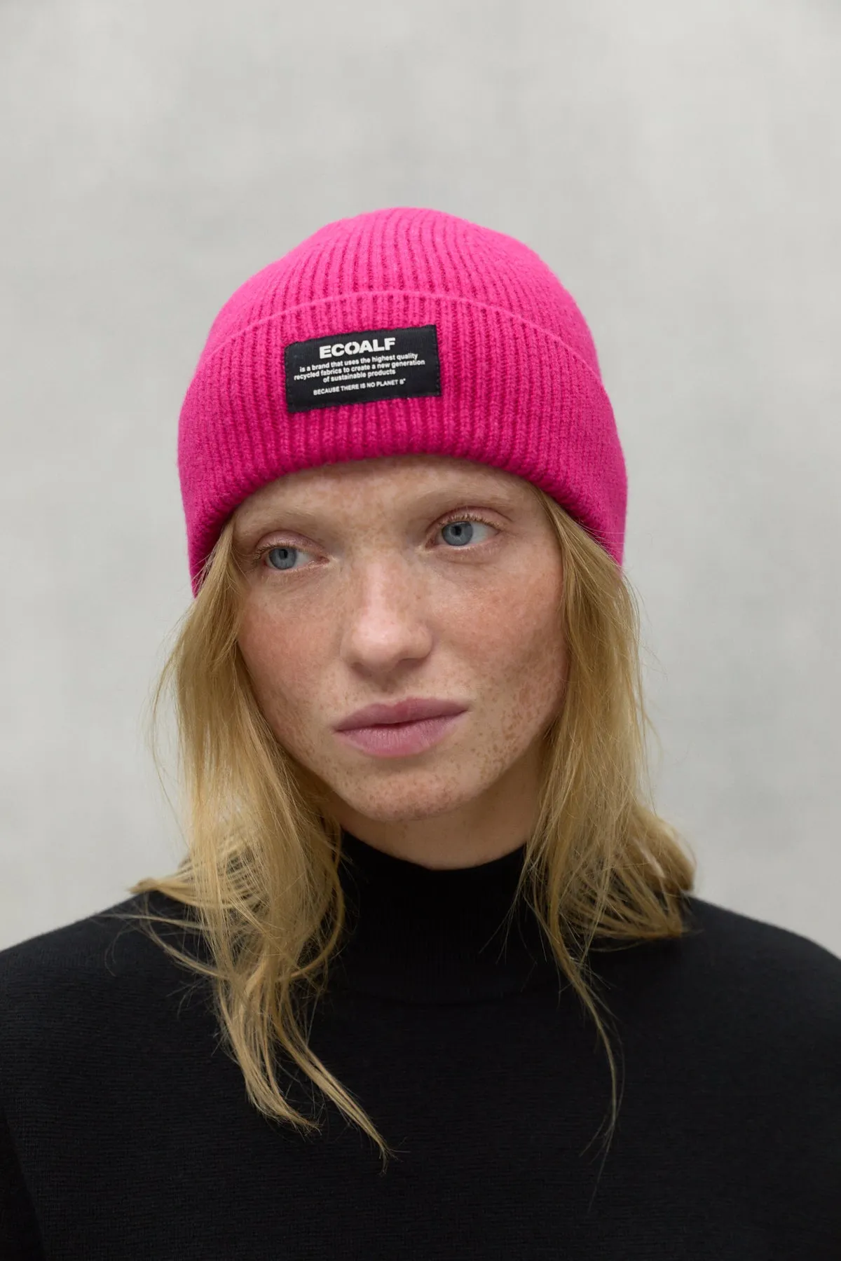 PINK WOOL HAT