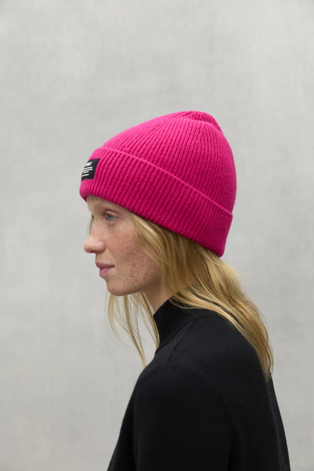 PINK WOOL HAT