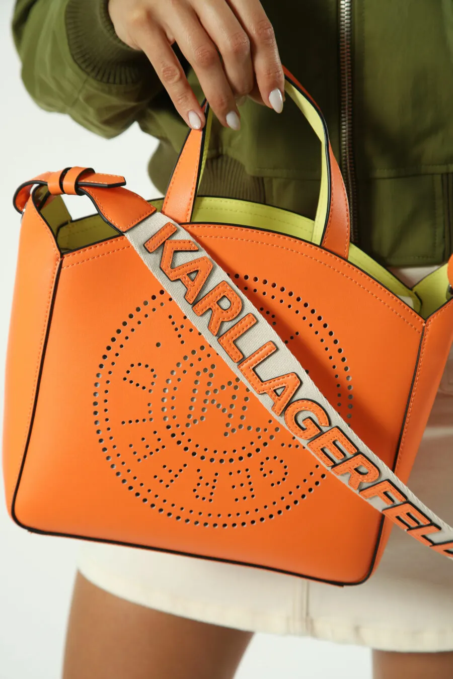 Tote bag naranja con logo 