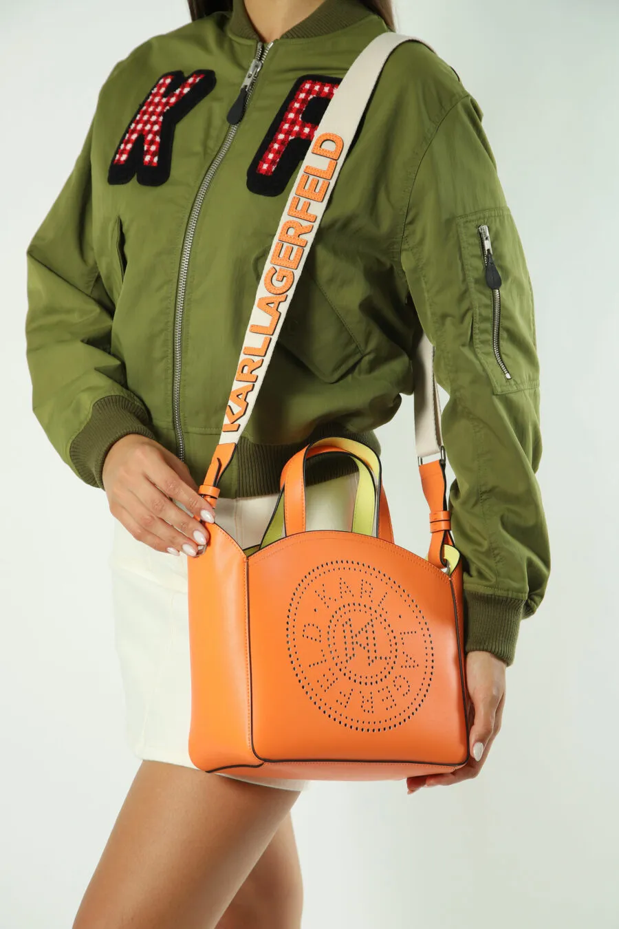 Tote bag naranja con logo 